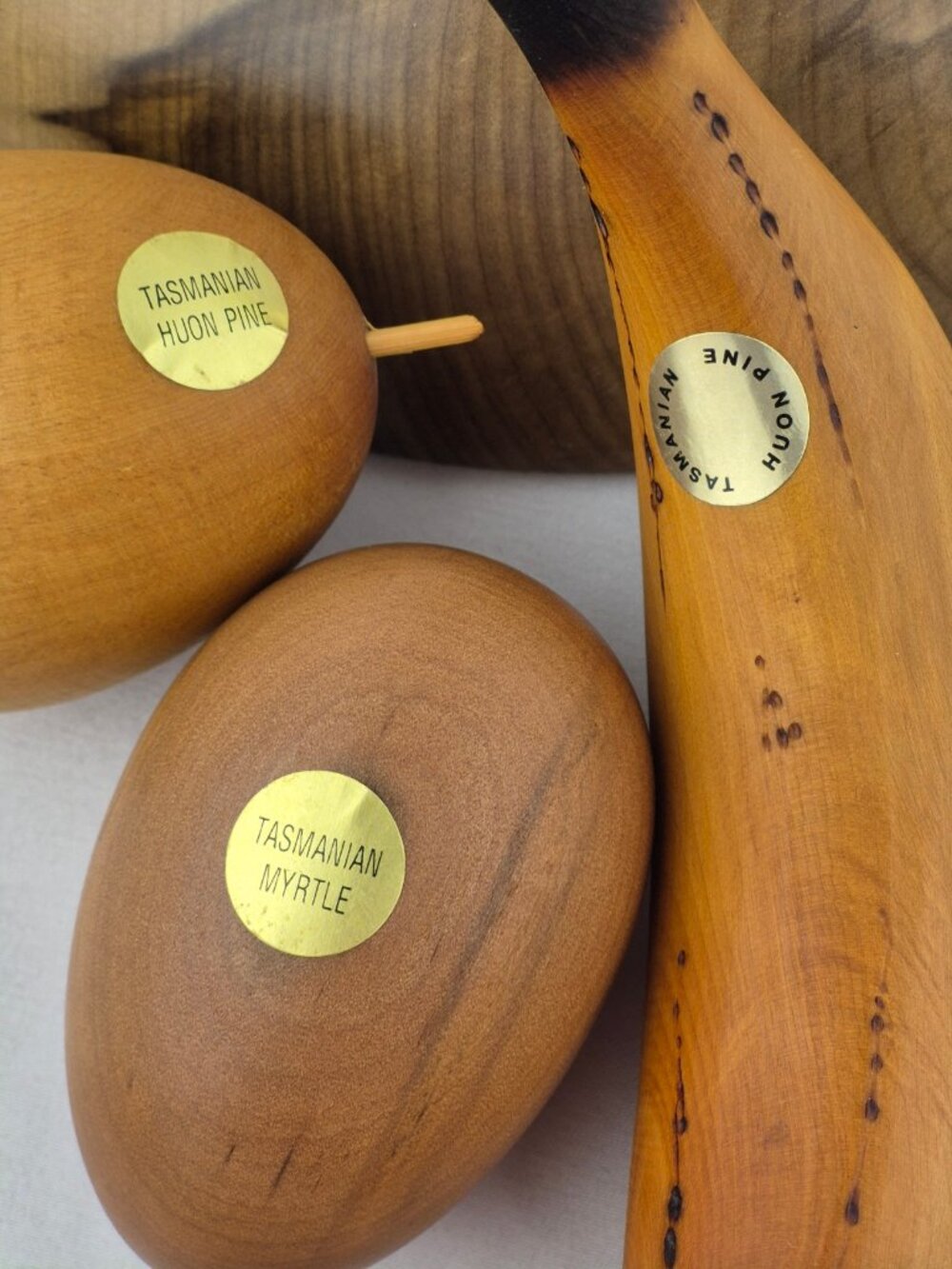 Vintage MCM Wood Carved Fruit w/ Wooden Bowl 8 Pieces of Fruit 6 Tasmanian Wood - Picture 10 of 16